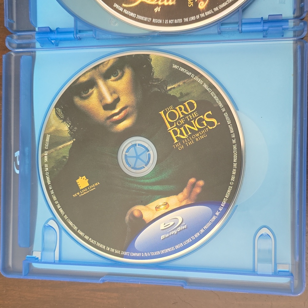 The Lord of the Rings Motion Picture Trilogy Blu Ray Box Set - Picture 5 of 8